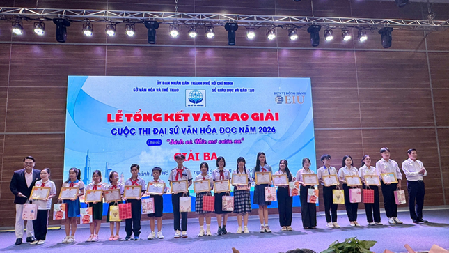 Danh hiệu Đại sứ Văn hóa đọc TPHCM năm 2026 được trao cho 3 học sinh ảnh 3