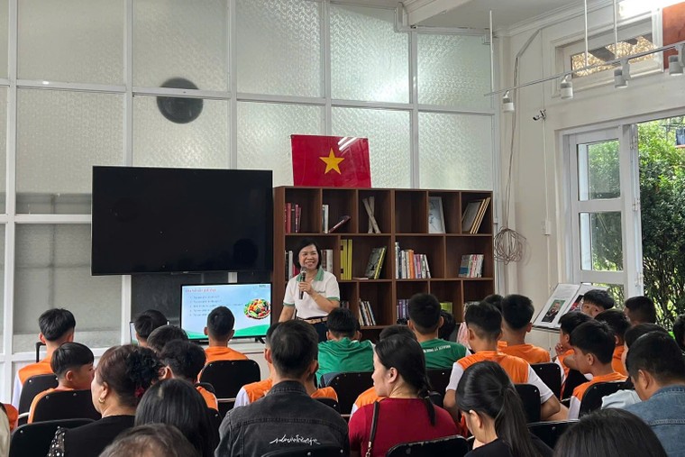Tân binh Khóa 4 nô nức ngày nhập học, sẵn sàng chinh phục giấc mơ sân cỏ ảnh 3