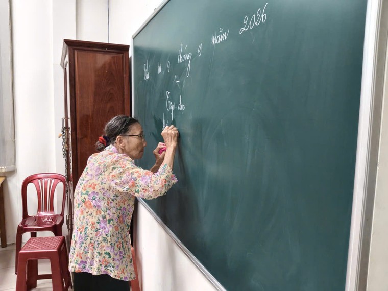 Lớp học đặc biệt của cô Ba ảnh 1