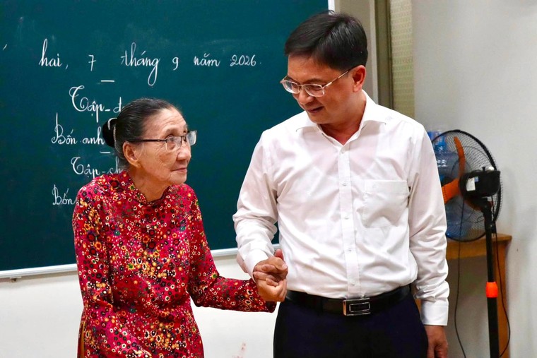 Lớp học đặc biệt của cô Ba ảnh 4
