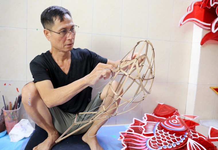 Trăn trở của những nghệ nhân cuối cùng tại xóm đèn lồng Phú Bình ảnh 3