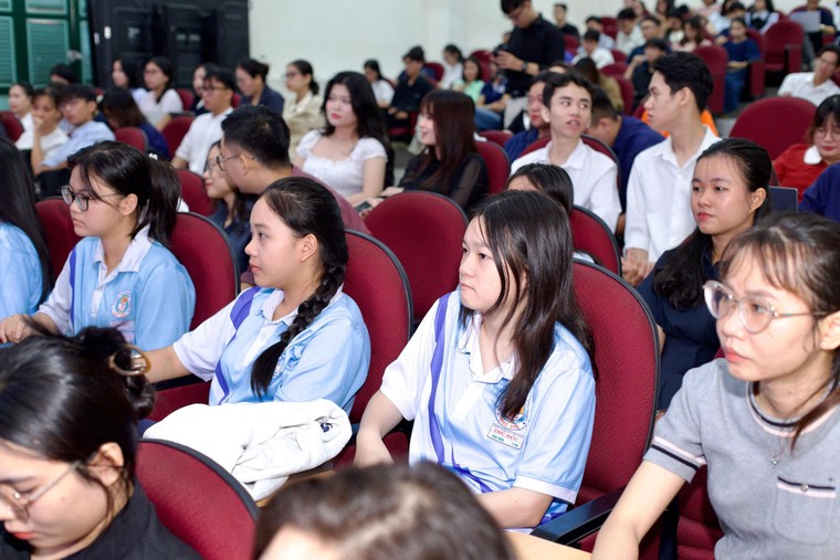 Chính thức phát động cuộc thi Canva Creative Challenge: Bắt đầu hành trình tìm kiếm tài năng sáng tạo trên toàn quốc ảnh 4