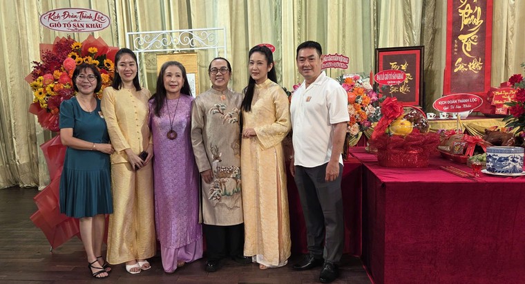 TPHCM: tưng bừng lễ giỗ Tổ Sân khấu ảnh 3
