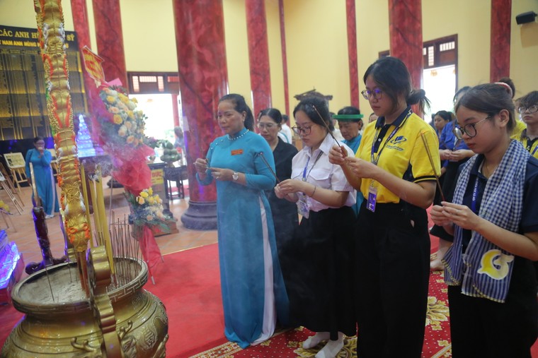 Rộn vang trống hội Nghinh Ông TP.HCM 2026 ảnh 8
