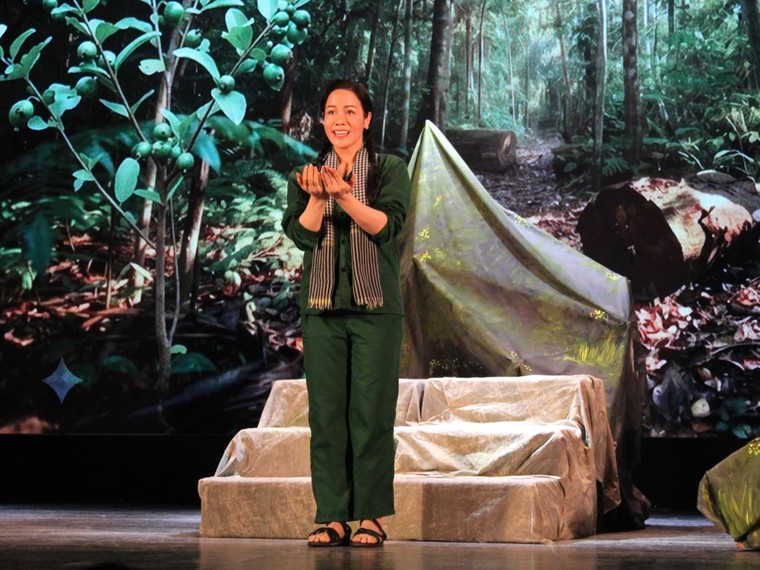 "Cuốn truyện bị đốt" của Sân khấu Kịch Hồng Vân sẵn sàng cho Liên hoan sân khấu Hà Nội mở rộng 2026 ảnh 3