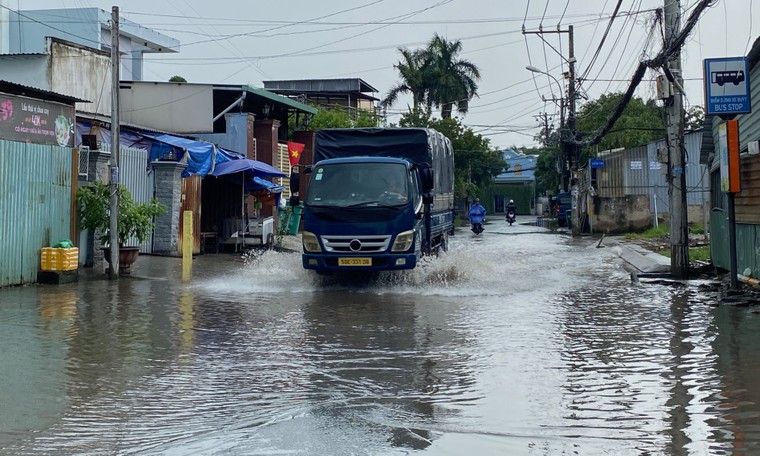 TP.HCM: Ngập nước, một người bị điện giật tử vong ảnh 2