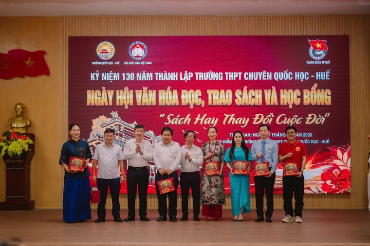 Hướng đến mỗi gia đình có một thư viện sách số ảnh 1