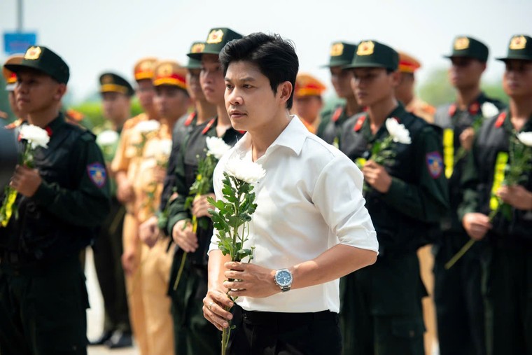 Nhạc sĩ Nguyễn Văn Chung sẽ hát “Dưới cờ Tổ quốc anh về” trong “Đêm Tri ân” ảnh 1