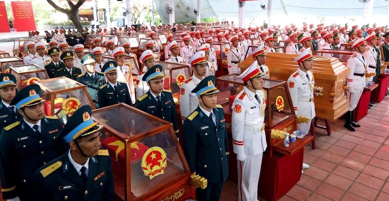 Công viên Lê Thị Riêng: Từ những nhát cuốc đầu tiên đến lễ truy điệu, tiễn đưa các liệt sĩ ảnh 9