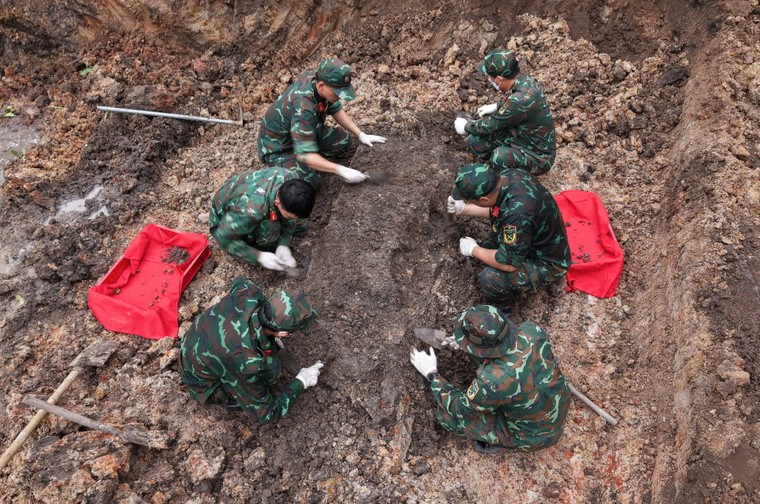 TPHCM: nghi có mộ liệt sĩ tại phía Tây sân vận động Thống Nhất ảnh 1