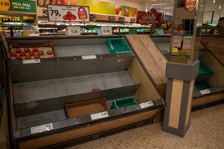 Anh chìm vào ‘vũng lầy suy thoái’ hậu Brexit ảnh 1