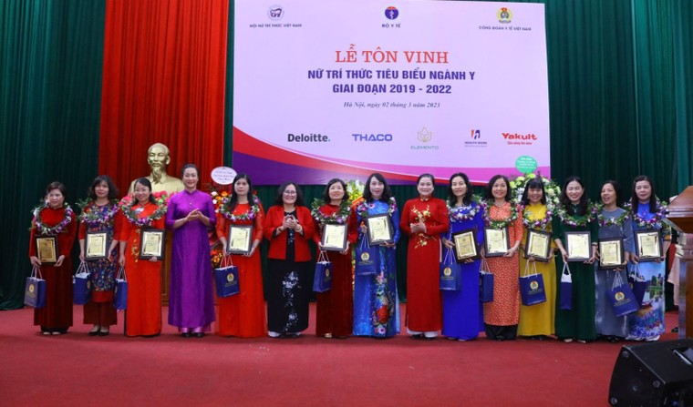 Tôn vinh các nữ trí thức tiêu biểu ngành Y ảnh 2