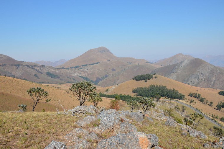 Dãy núi lâu năm nhất nằm trong danh sách “100 di sản địa chất” của thế giới đúng không?