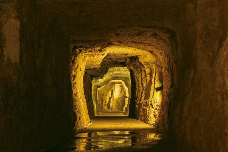 Khu mỏ này từng được mệnh danh là “Vương quốc mỏ bạc” đúng không?