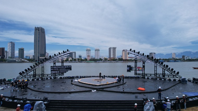 DIFF 2023 “khai hỏa” bằng chương trình nghệ thuật hoành tráng ảnh 1