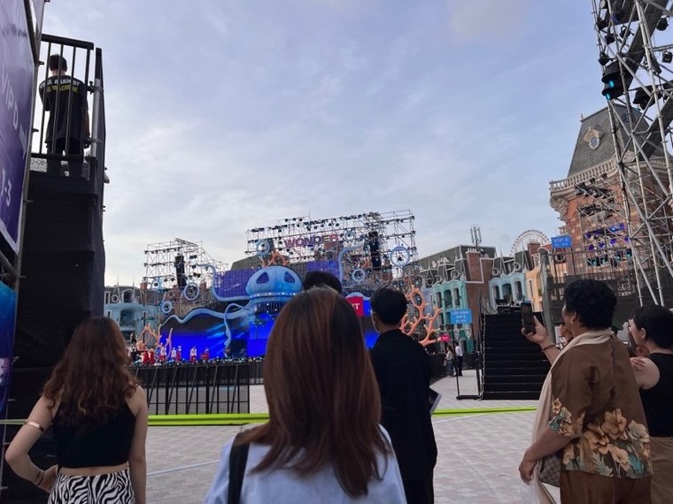 'Miền đất hội hè' VinWonders Nha Trang náo nhiệt chờ Charlie Puth biểu diễn ảnh 1