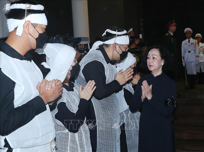 Lãnh đạo Đảng, Nhà nước viếng Thượng tướng Nguyễn Chí Vịnh ảnh 6