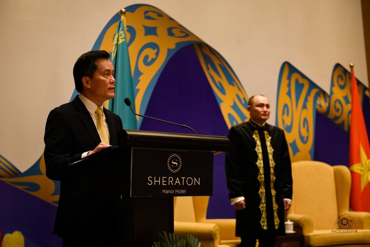 Lễ kỷ niệm 33 năm Ngày Cộng hoà Kazakhstan tại Hà Nội ảnh 2