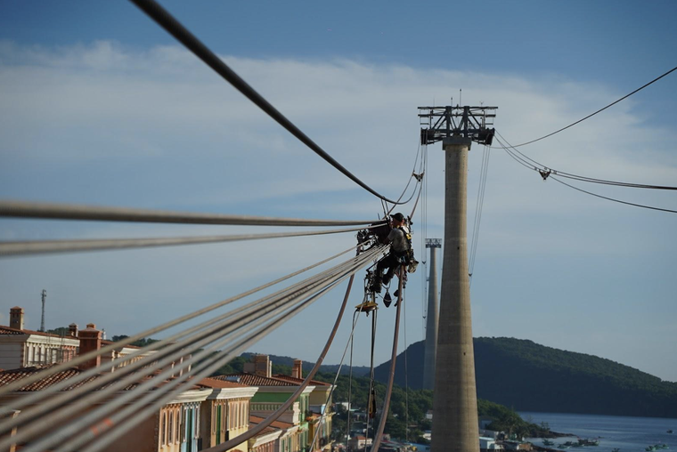Vì sao cáp treo Hòn Thơm, Phú Quốc ngưng đón khách trong thời gian 2 tháng? ảnh 1