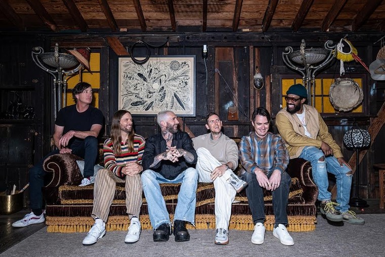 Dấu ấn Adam Levine trong sự nghiệp âm nhạc bất hủ của Maroon 5 ảnh 4