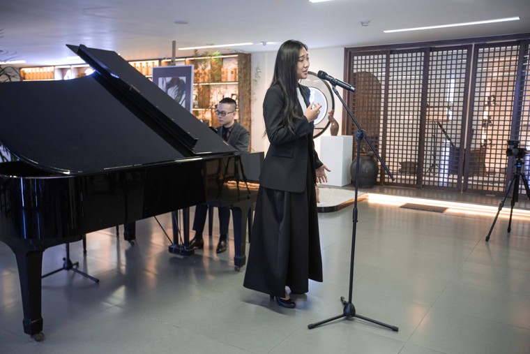 Ấn tượng không gian triển lãm mỹ thuật "Cà phê kết nối nghệ thuật" ảnh 5