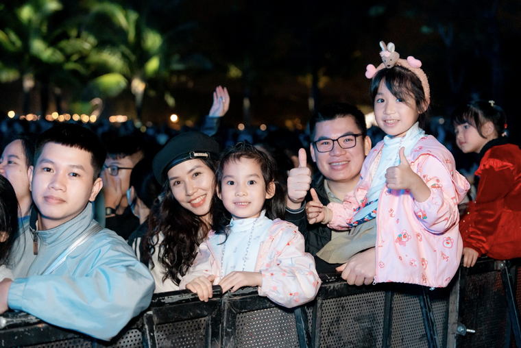 Hơn 40 nghìn cư dân và du khách “cháy” hết mình trong đại nhạc hội Ecopark Countdown 2024 ảnh 3