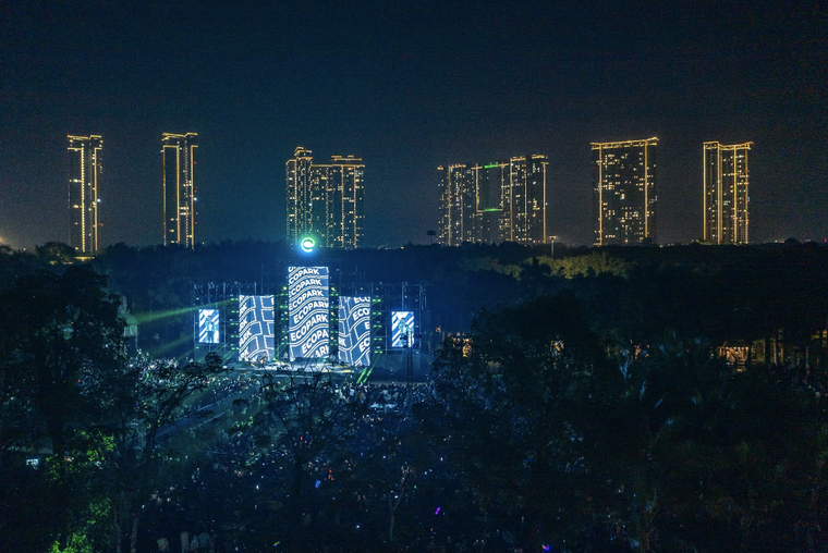 Hơn 40 nghìn cư dân và du khách “cháy” hết mình trong đại nhạc hội Ecopark Countdown 2024 ảnh 4