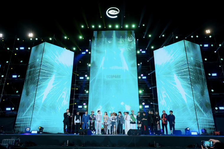 Hơn 40 nghìn cư dân và du khách “cháy” hết mình trong đại nhạc hội Ecopark Countdown 2024 ảnh 7