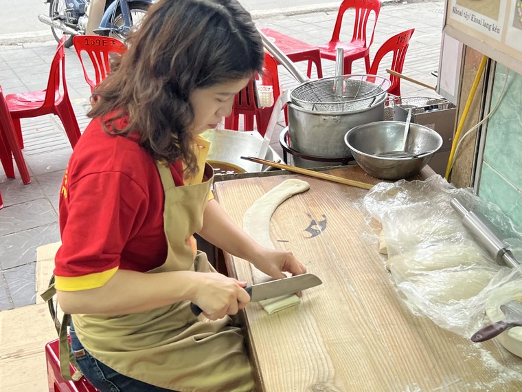 Phở ngon phải ăn cùng quẩy ngon... ảnh 2