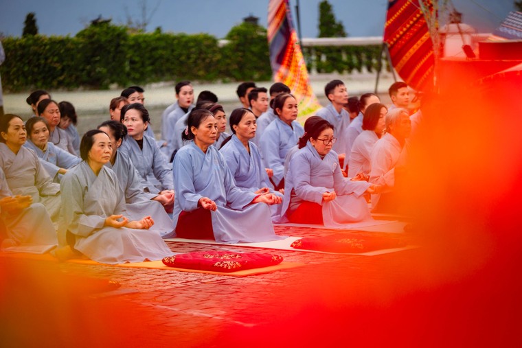 Lễ Vía Quán Thế Âm Bồ Tát đản sinh sẽ diễn ra lần đầu tiên trên đỉnh thiêng Fansipan vào ngày 28/3 ảnh 1