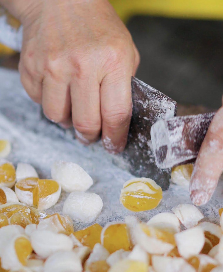 Viết câu chuyện “chưa được kể” về xứ Huế ảnh 5