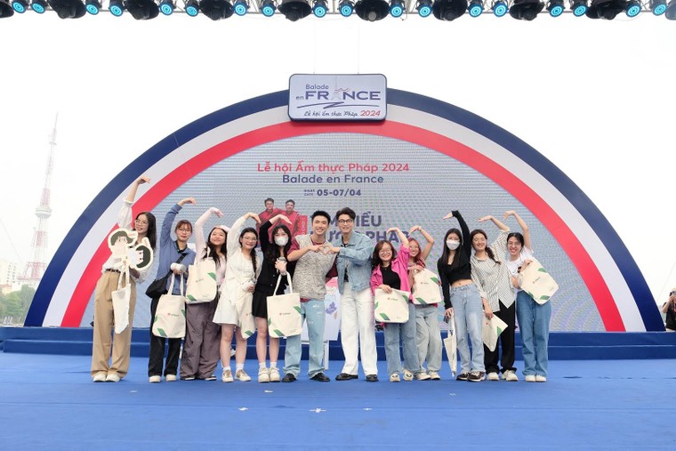 Gian hàng VPBank sôi động tại lễ hội ẩm thực Pháp Balade en France ảnh 4