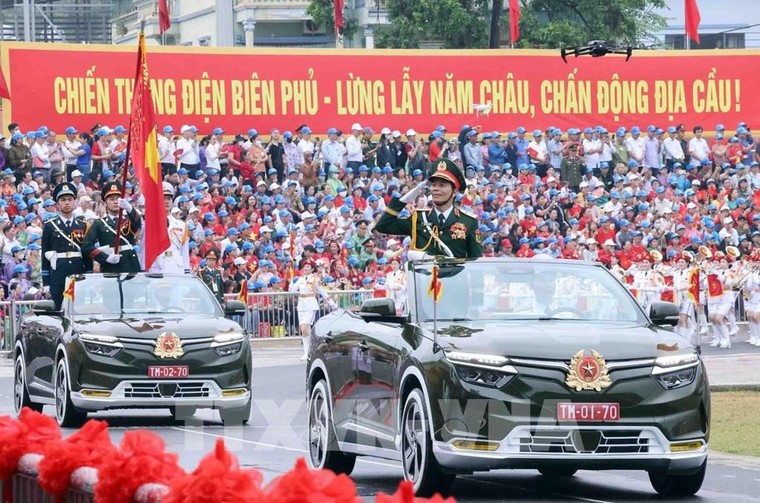 Chùm ảnh Lễ diễu binh, diễu hành kỷ niệm 70 năm Chiến thắng Điện Biên Phủ ảnh 5