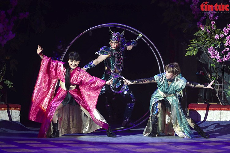 Ấn tượng màn trình diễn giữa xiếc Việt Nam và ảo thuật Nhật Bản ảnh 2