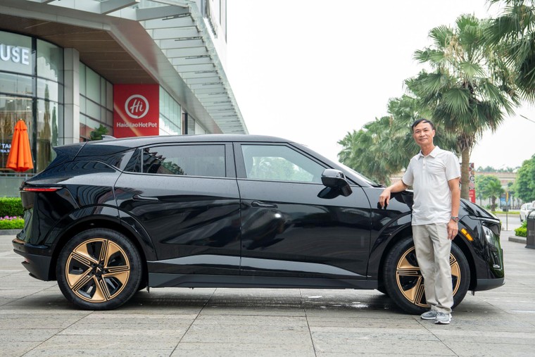 Chủ xe VinFast VF 7: "Thiết kế ngoài đời thực đẹp hơn cả trên ảnh" ảnh 4