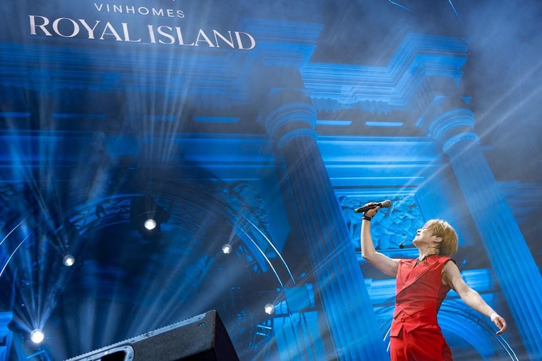 Idol XIUMIN cùng 100.000 khán giả “phá đảo” điểm đến quốc tế mới Vũ Yên ảnh 1