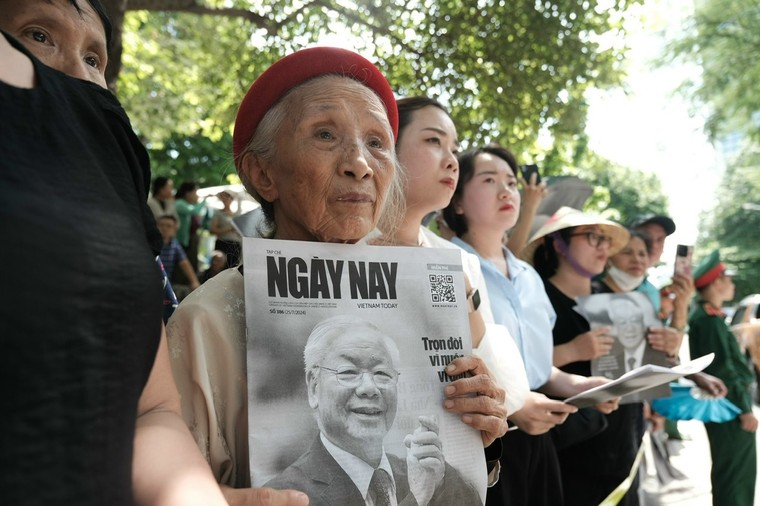 Linh xa đưa Tổng Bí thư Nguyễn Phú Trọng về nơi an nghỉ cuối cùng ảnh 5