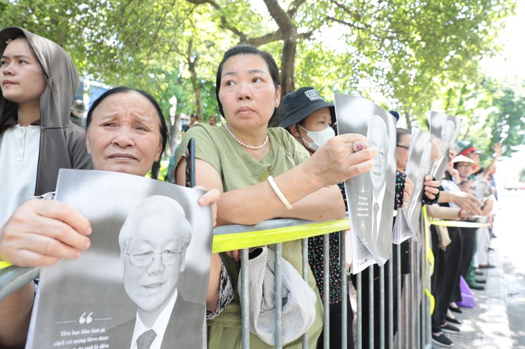 Ấn phẩm Ngày Nay theo người dân tiễn biệt Tổng Bí thư Nguyễn Phú Trọng ảnh 1