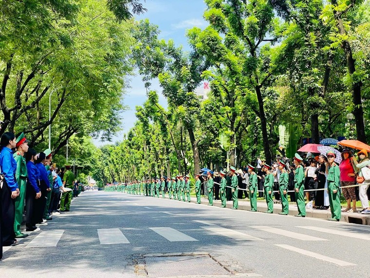 Linh xa đưa Tổng Bí thư Nguyễn Phú Trọng về nơi an nghỉ cuối cùng ảnh 2