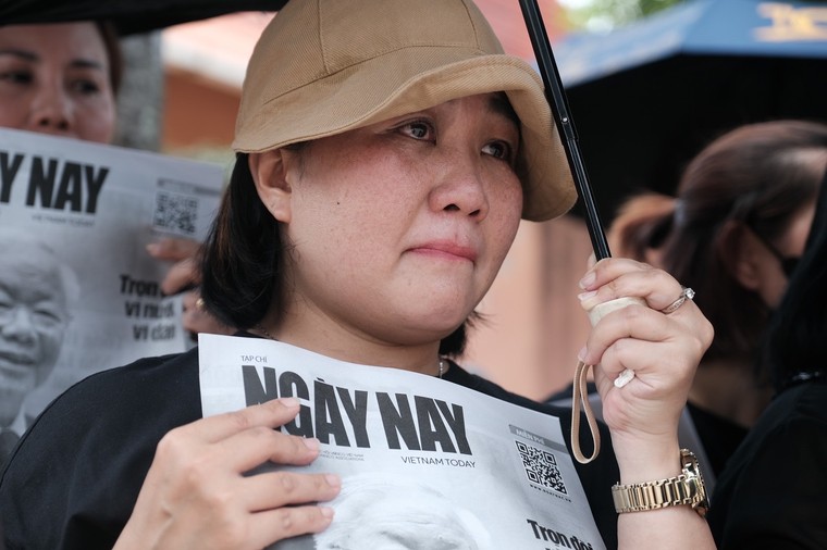 Linh xa đưa Tổng Bí thư Nguyễn Phú Trọng về nơi an nghỉ cuối cùng ảnh 10