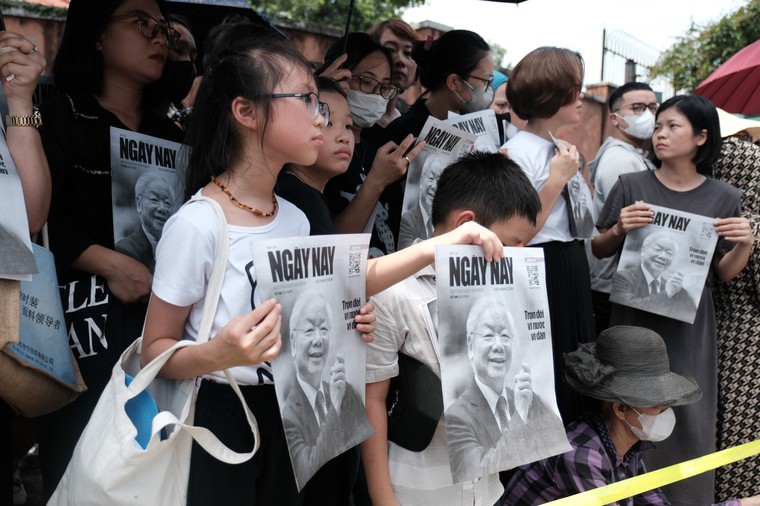 Ấn phẩm Ngày Nay theo người dân tiễn biệt Tổng Bí thư Nguyễn Phú Trọng ảnh 5