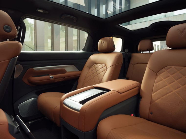 Lý do VF 9 không có đối thủ trong phân khúc, trang bị không kém cả xe sang 5 tỷ ảnh 2