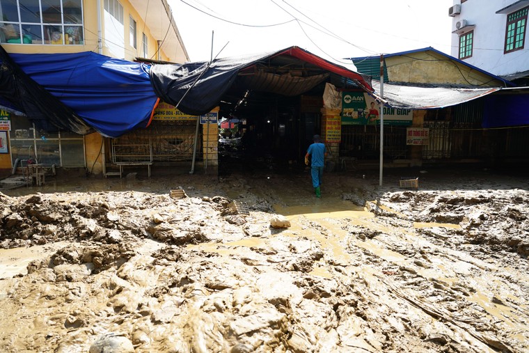 Nỗ lực khắc phục hậu quả, ổn định đời sống tại các vùng bão lũ ảnh 14