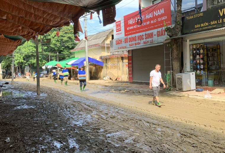 Nỗ lực khắc phục hậu quả, ổn định đời sống tại các vùng bão lũ ảnh 15