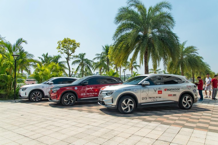 Các chủ xe VinFast VF 8 “lên đồ” chuẩn bị cho hành trình 16.000 km chinh phục Tây Tạng ảnh 1