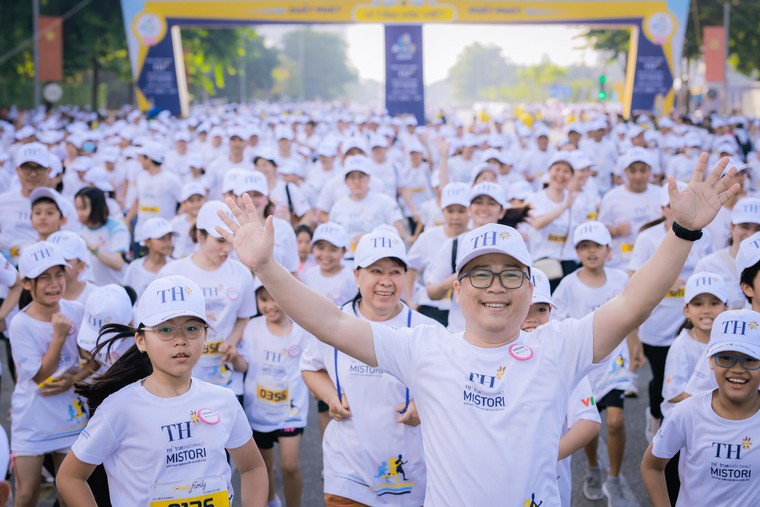 TH đồng hành mang giải chạy S-Race đến với hàng ngàn học sinh, sinh viên TP.HCM ảnh 4