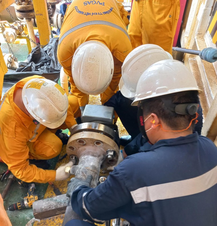 Hoàn thành an toàn, vượt tiến độ công tác bảo dưỡng sửa chữa giàn nén Rồng – Đồi Mồi ảnh 1