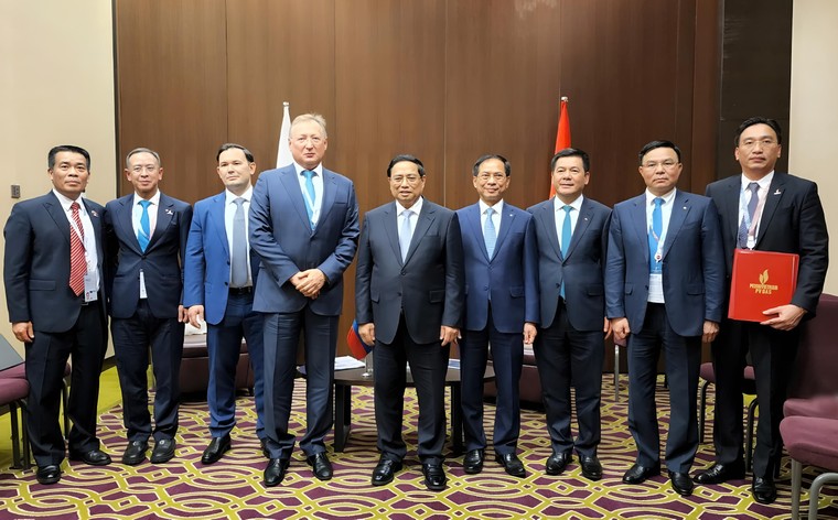 Thủ tướng Chính phủ Phạm Minh Chính chứng kiến Lễ trao văn kiện hợp tác giữa PV GAS và Zarubezhneft ảnh 1