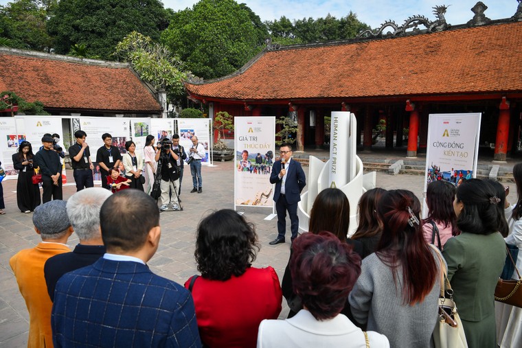 Triển lãm những dự án vì cộng đồng tại Văn Miếu - Quốc Tử Giám ảnh 2