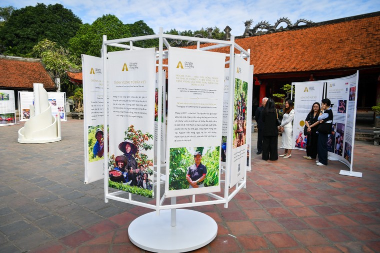 Triển lãm những dự án vì cộng đồng tại Văn Miếu - Quốc Tử Giám ảnh 5
